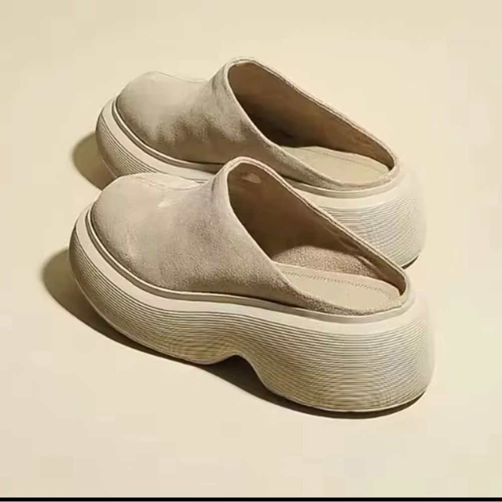 Women slippers